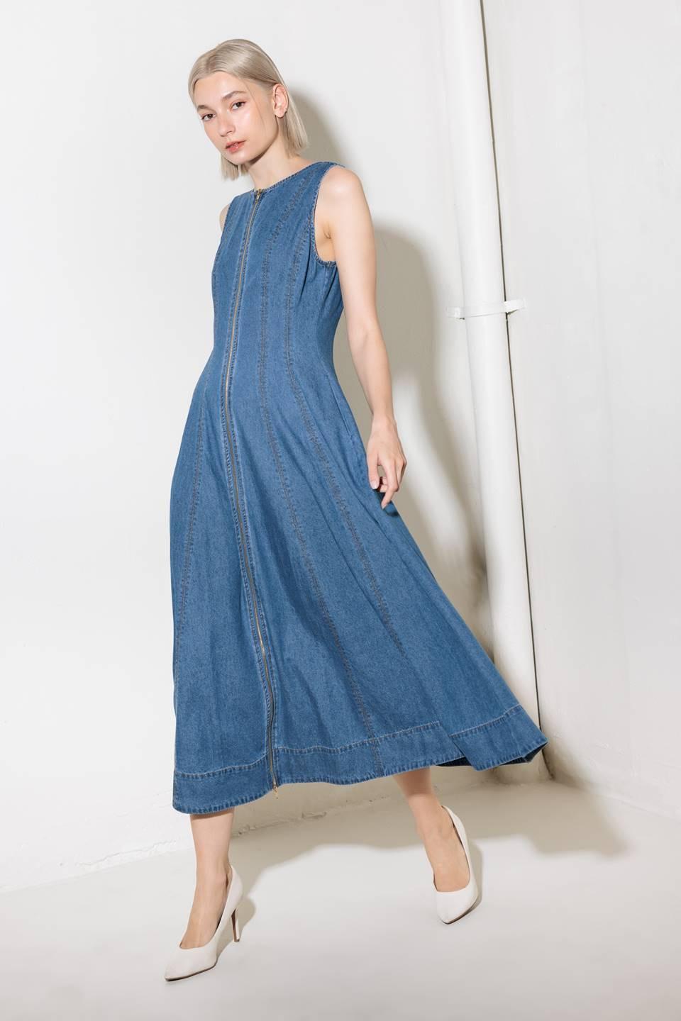 IRRESISTIBLY POISED DENIM MIDI DRESS