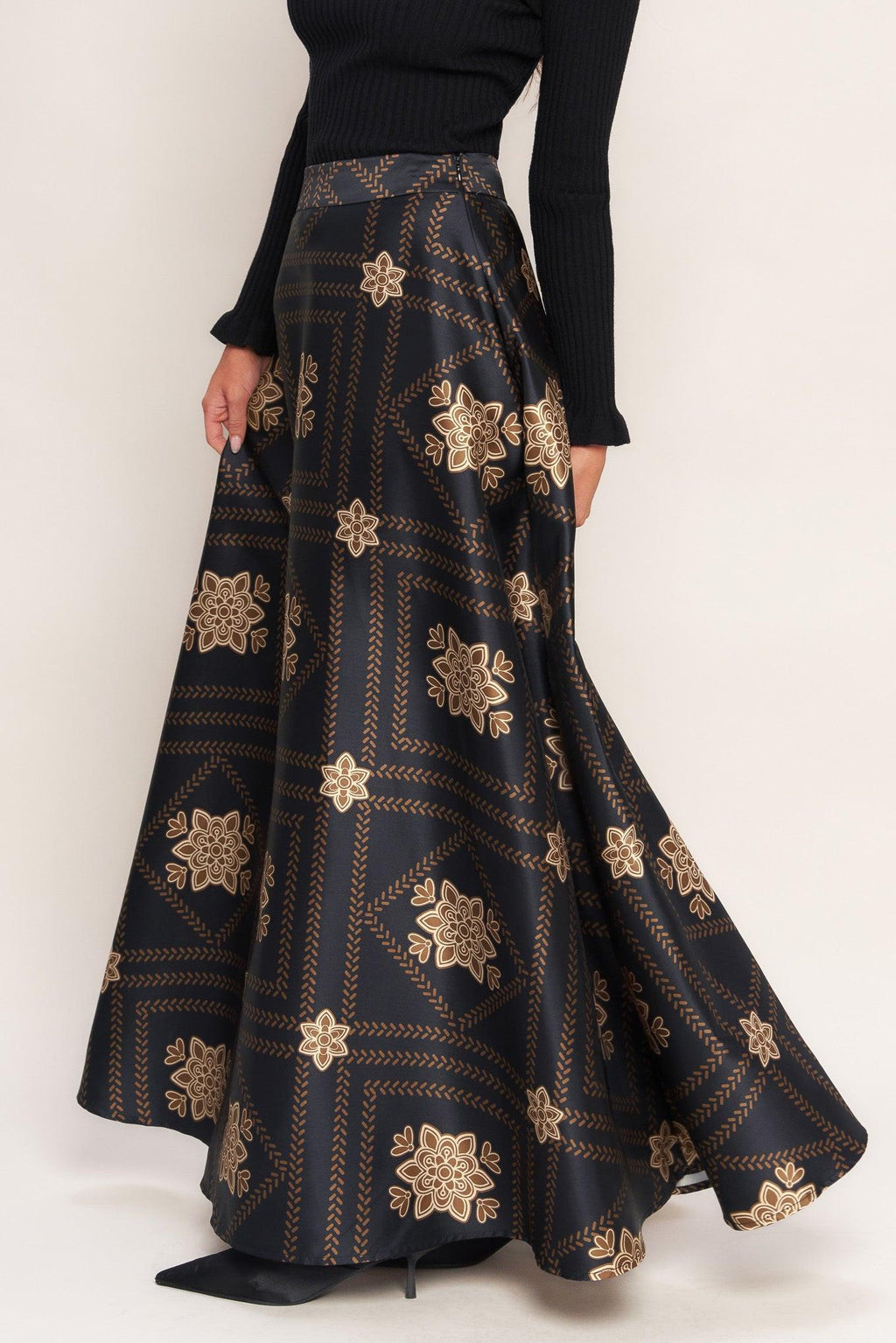 ORNAMENTAL NIGHTS WOVEN MAXI CIRCLE SKIRT