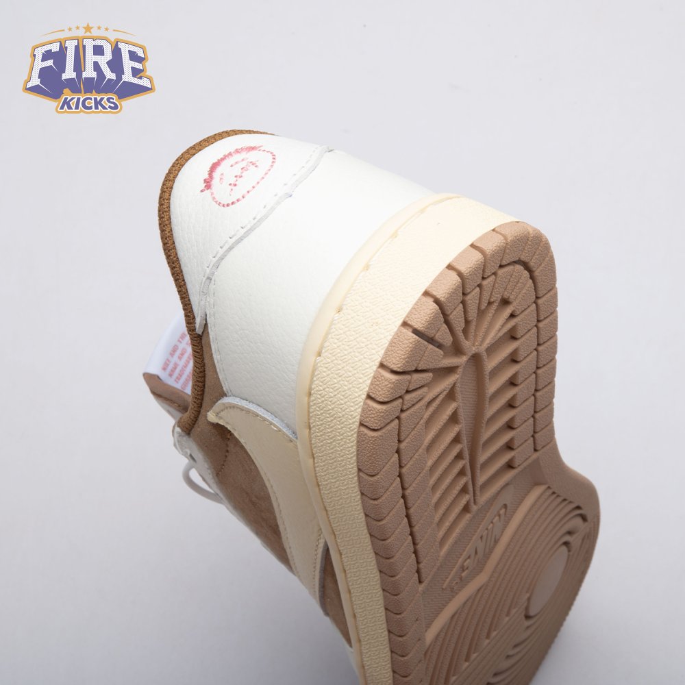Jordan 1 Retro Low OG SP Travis Scott White Light Khaki DM7866-106 Unisex