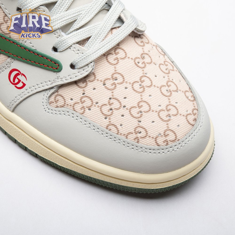 Travis Scott x Air Jordan 1 Low DZ5899-001 Unisex